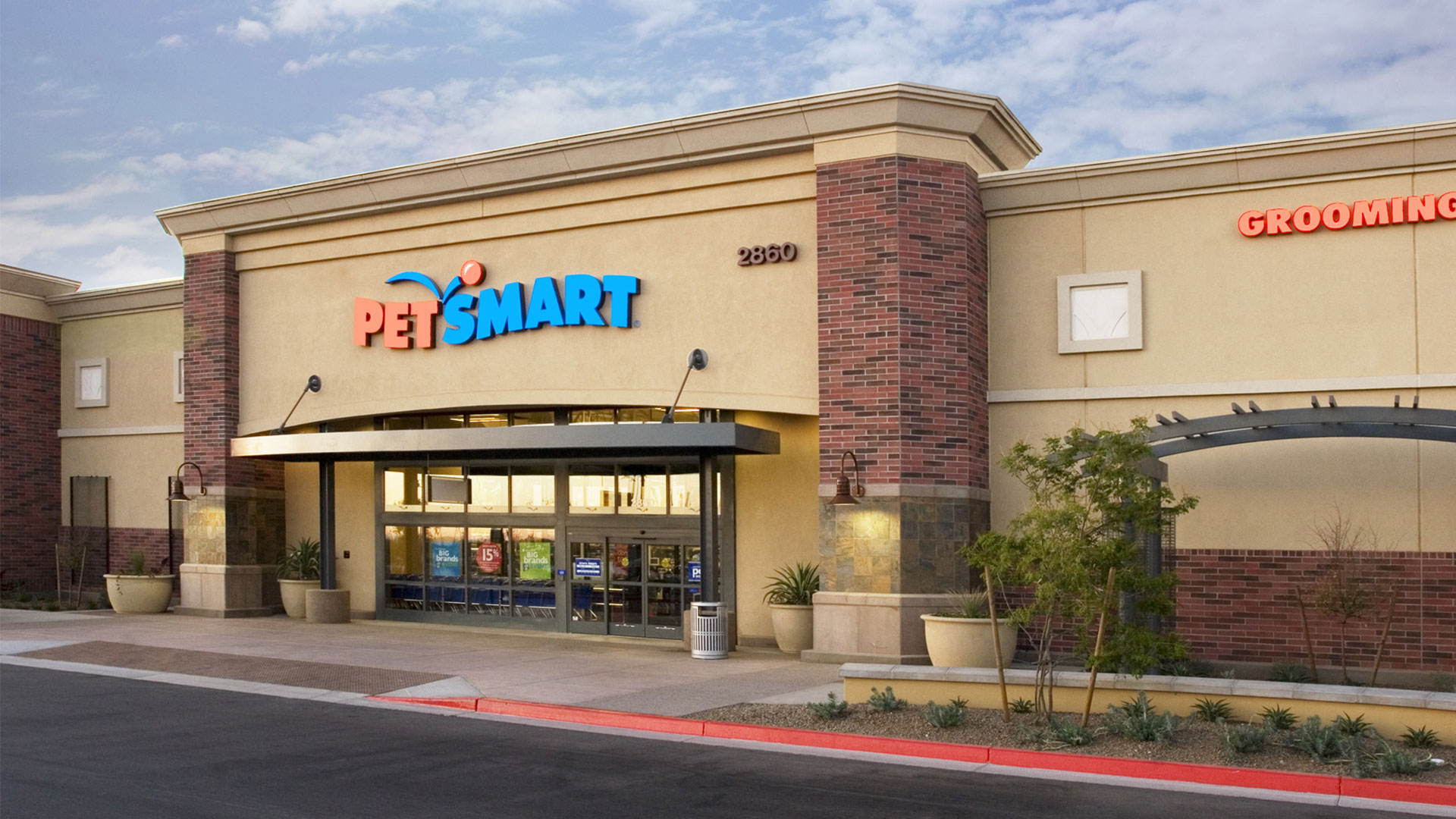 PetSmart storefront exterior